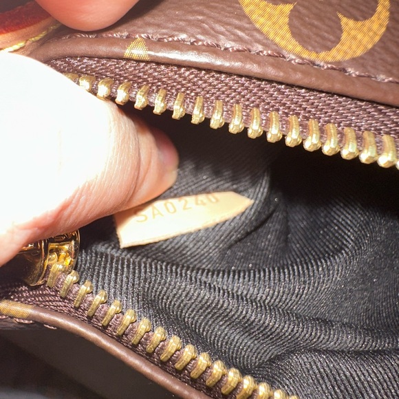 Louis Vuitton Monogram Bumbag, rare condition with light vachetta leather! - Picture 8 of 14